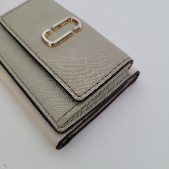 MARC JACOBS The Snapshot Small Trifold Wallet Card Bill Mini Compact Gray Pink - Picture 11 of 12